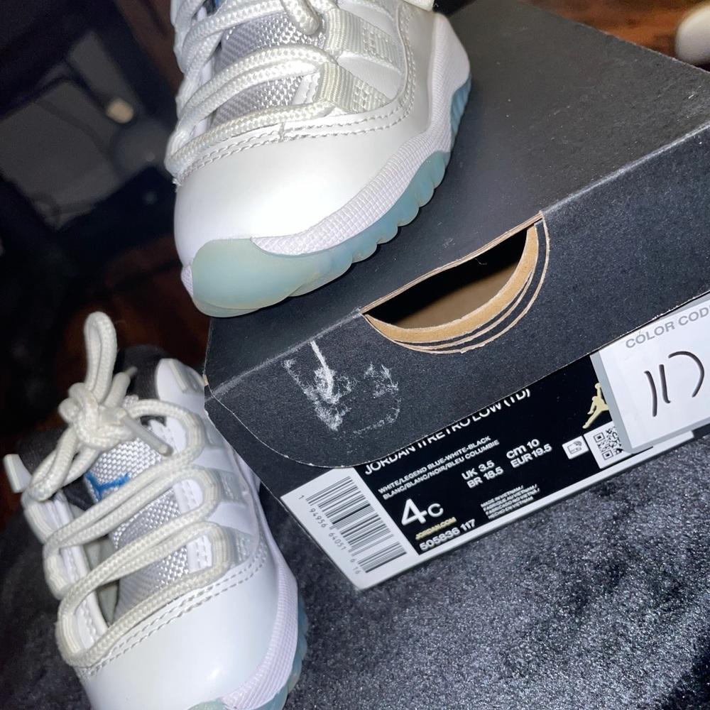 Jordan 11 low top